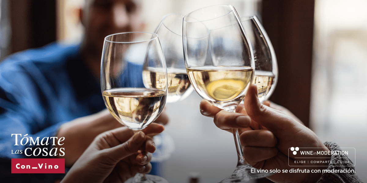 Compartir momentos con vino